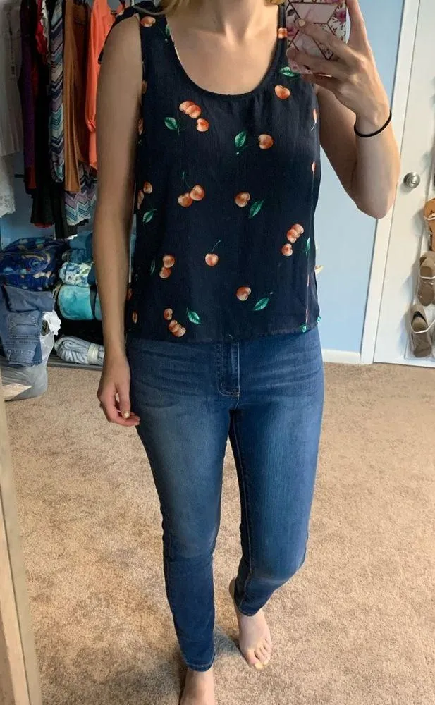 3/$22🌞 NWT SO Cherry Tie Tank Top - Image 4