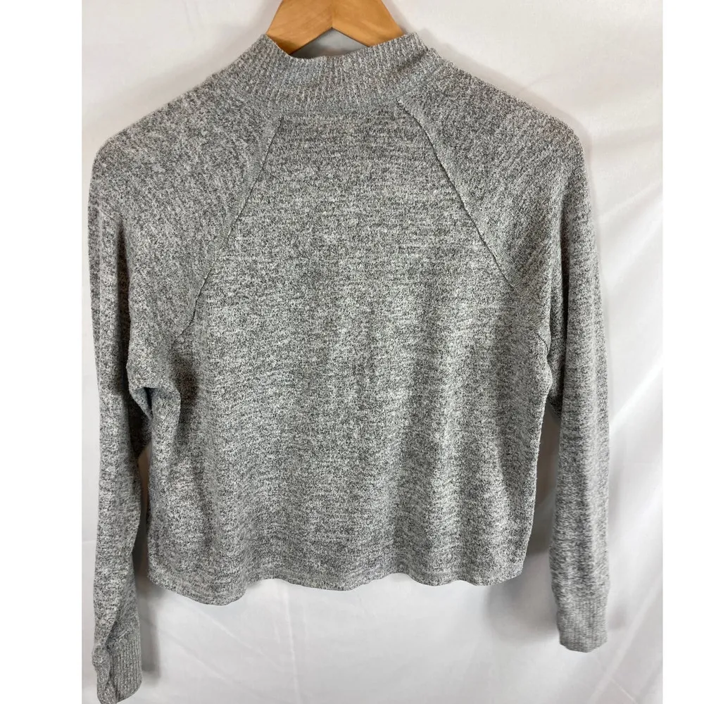 Abercrombie & Fitch Mock Neck Heather Grey Knit Top Size XS - Image 6