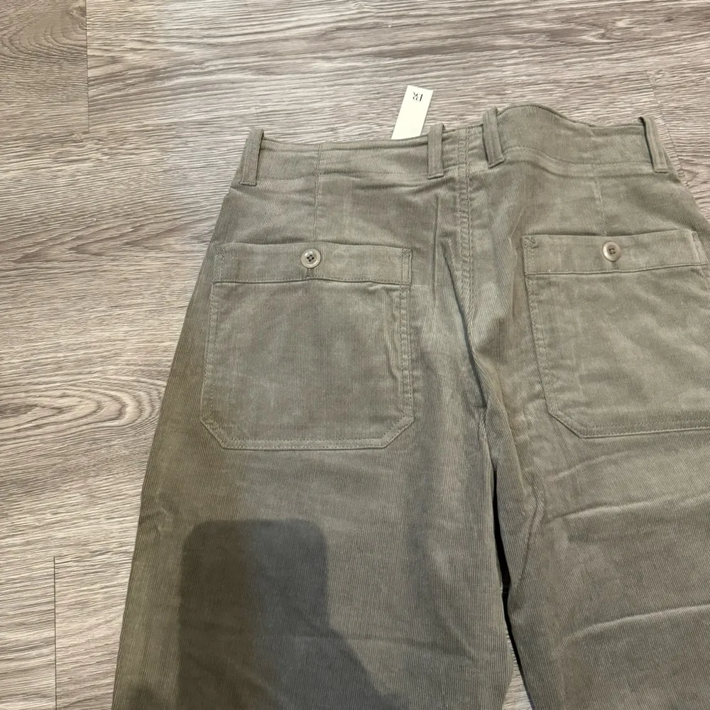 NWT Banana Republic corduroy barrel crop pants- grey size 10 - Image 6