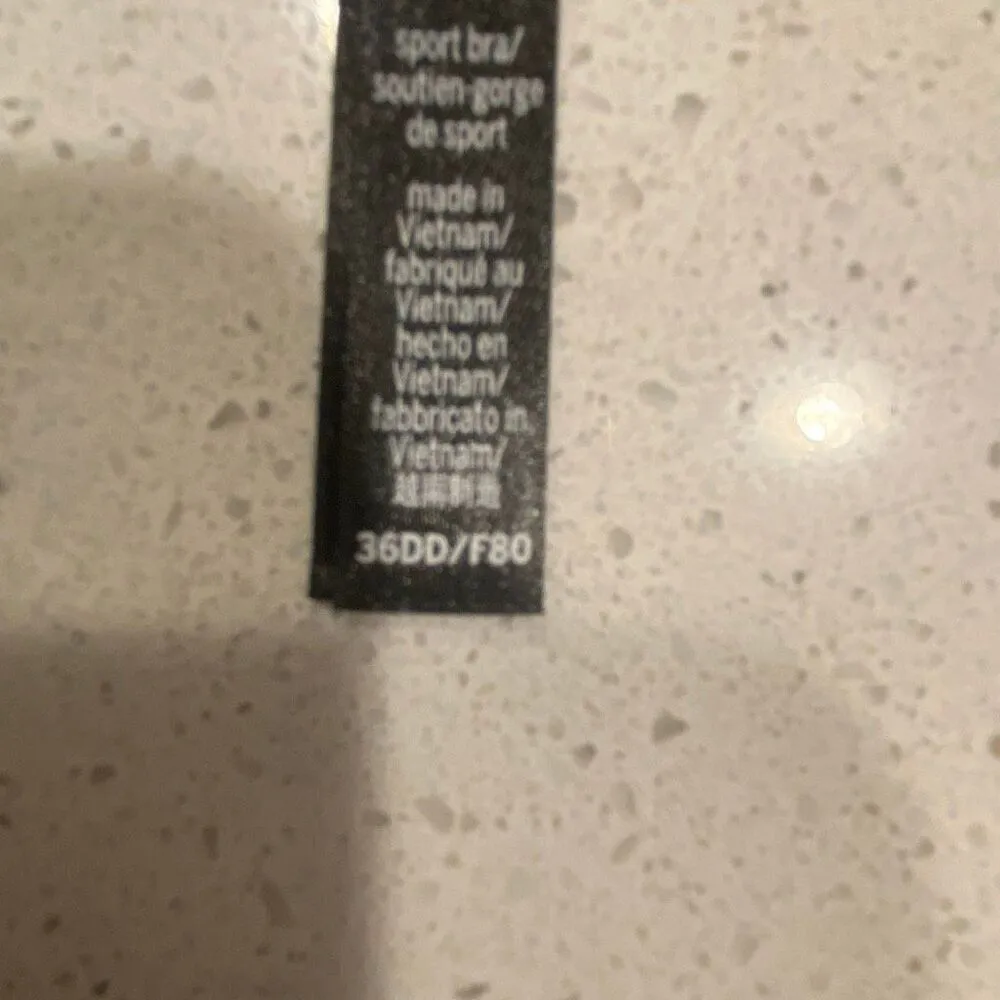 Victoria’s Secret incredible sports bra size 36DD - Image 8