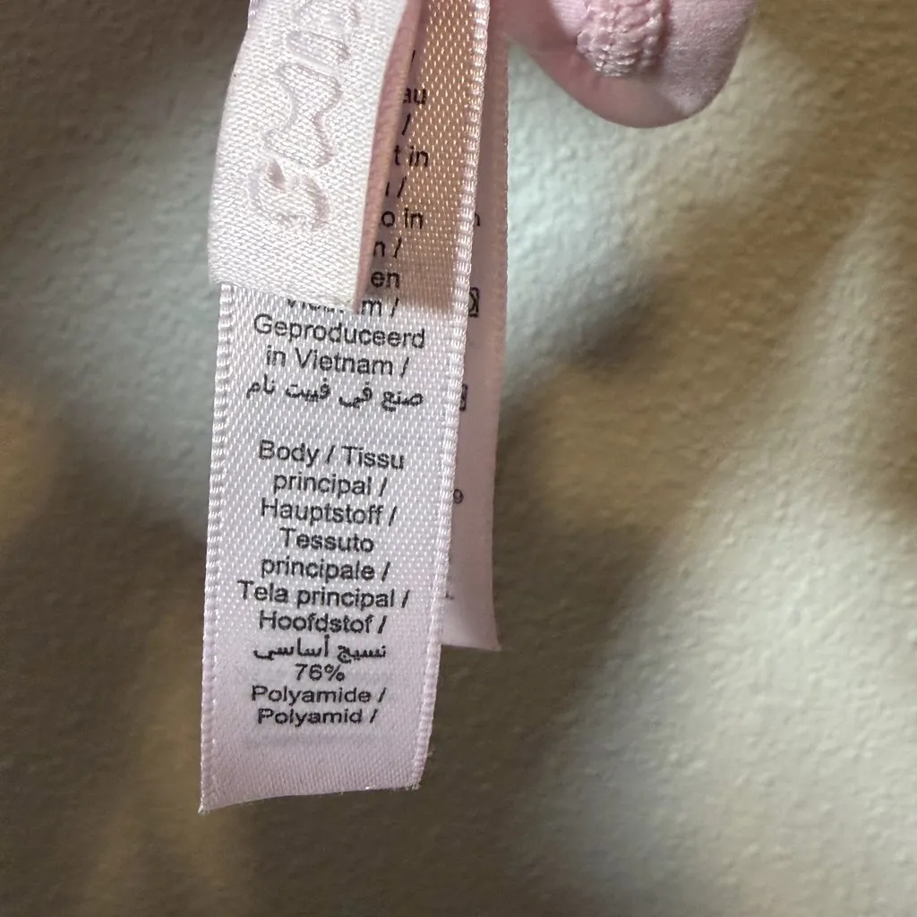 NWOT Skims valentines bralette *dust mark* hearts - Image 5