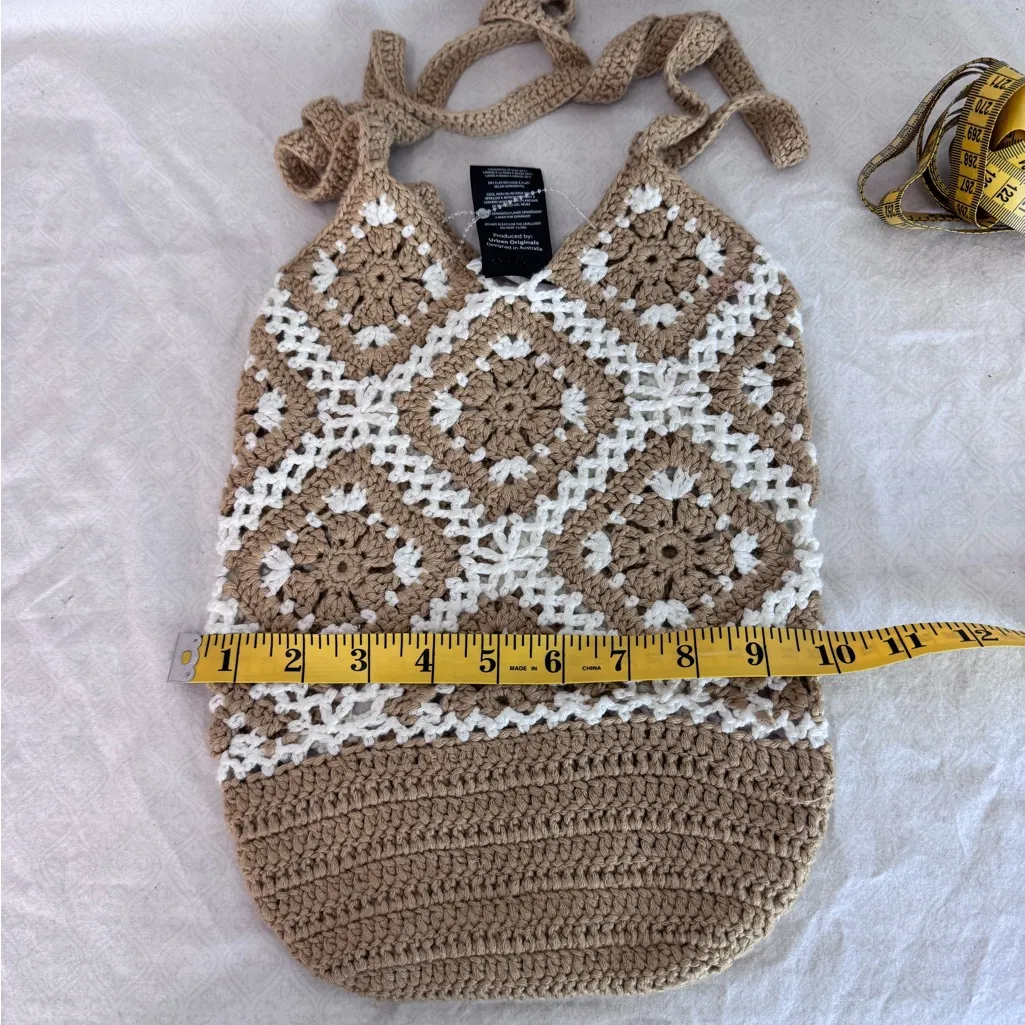 Urban Originals Tan and White Geometric Tote‎ - Image 4