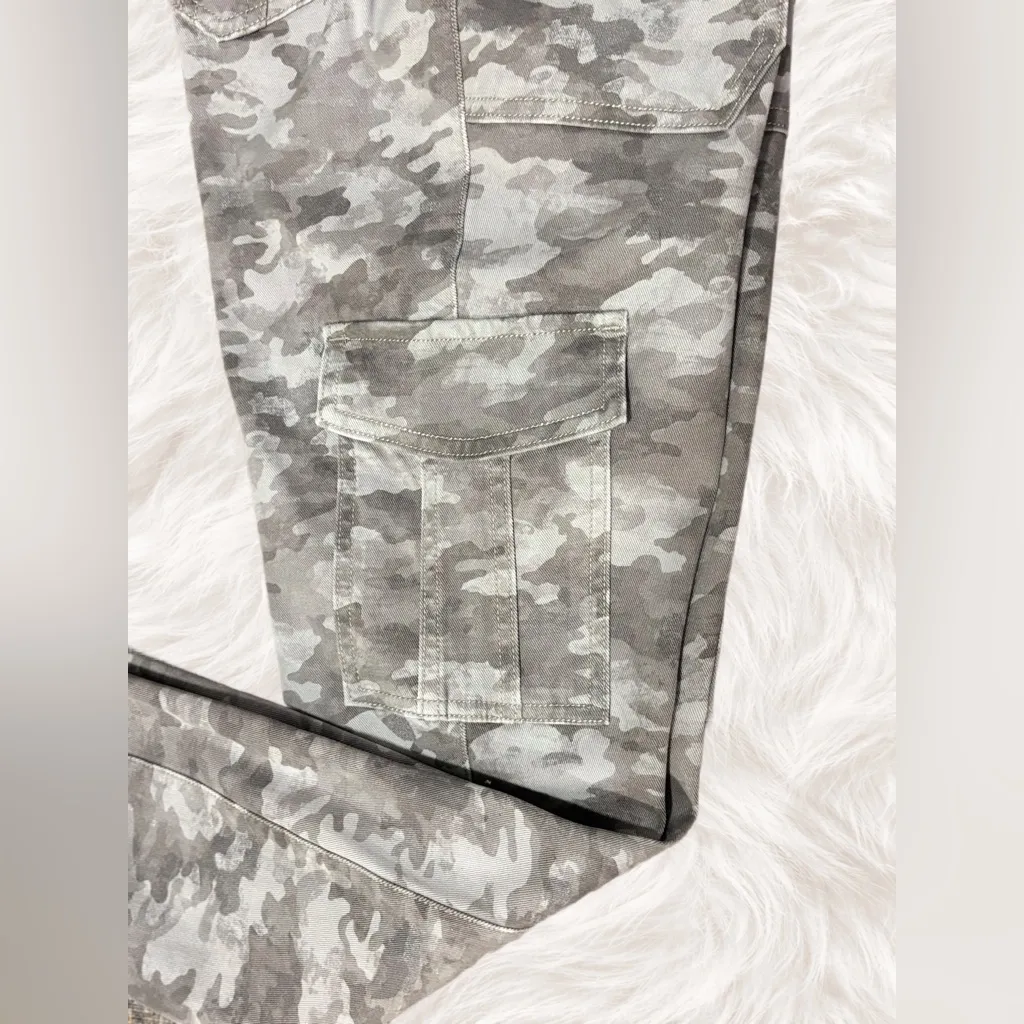 Spanx Camo Cargo Tummy Control Pants High Rise Shaping Leggings Gorpcore, M - Image 4