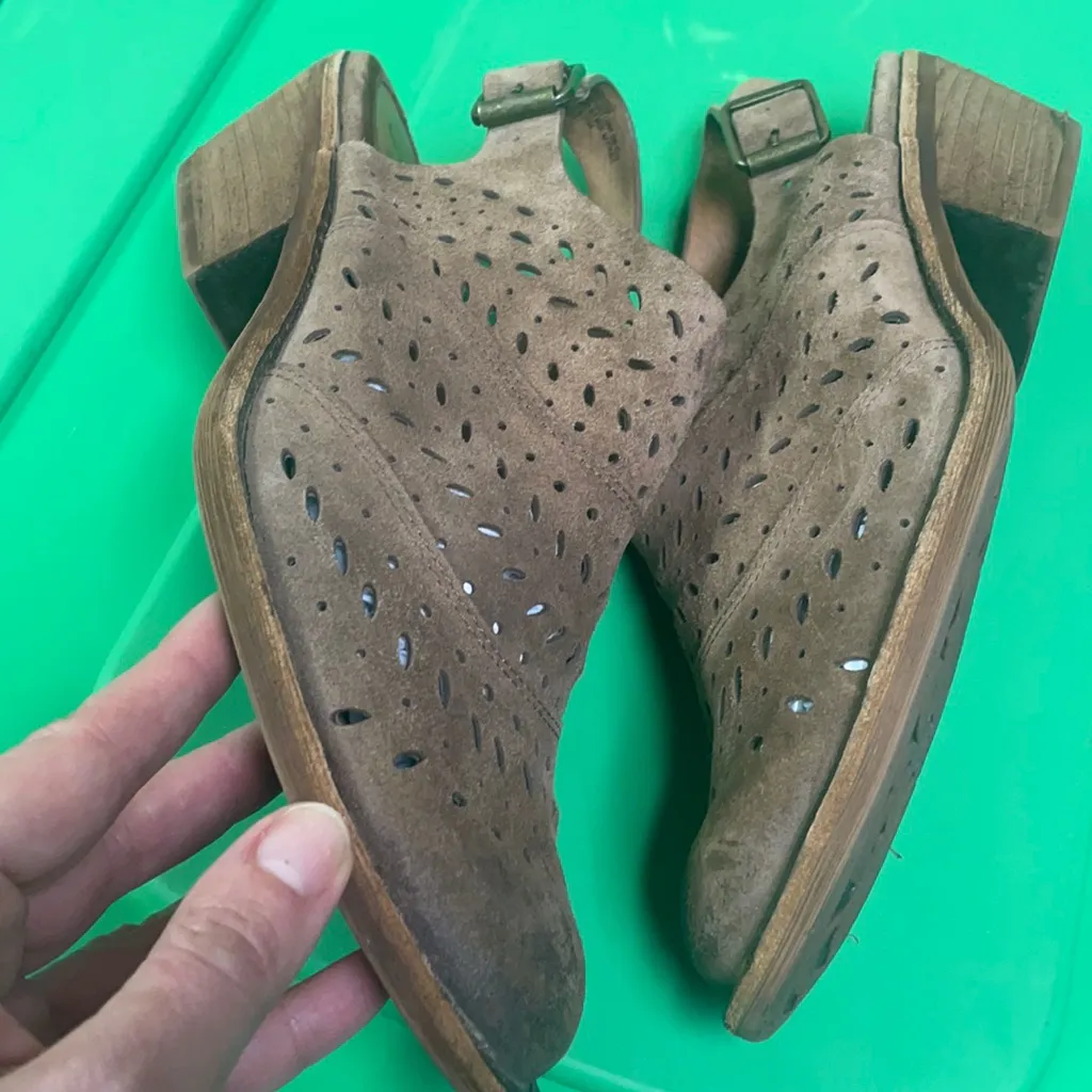 Sofft chunky sling back shoes with original box Tan Size 9 - Image 4