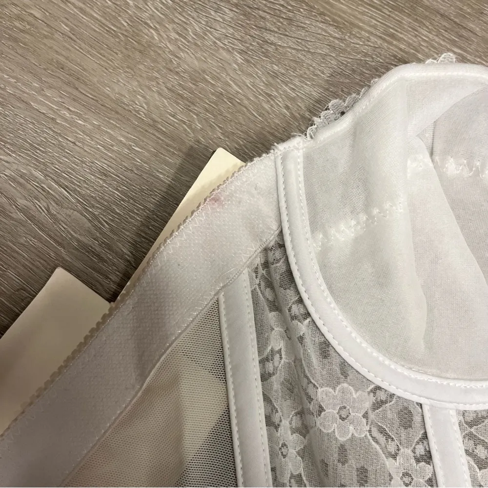 vintage white lace corset by gelmart size 32B Y2K/2000s era new with tags - Image 7