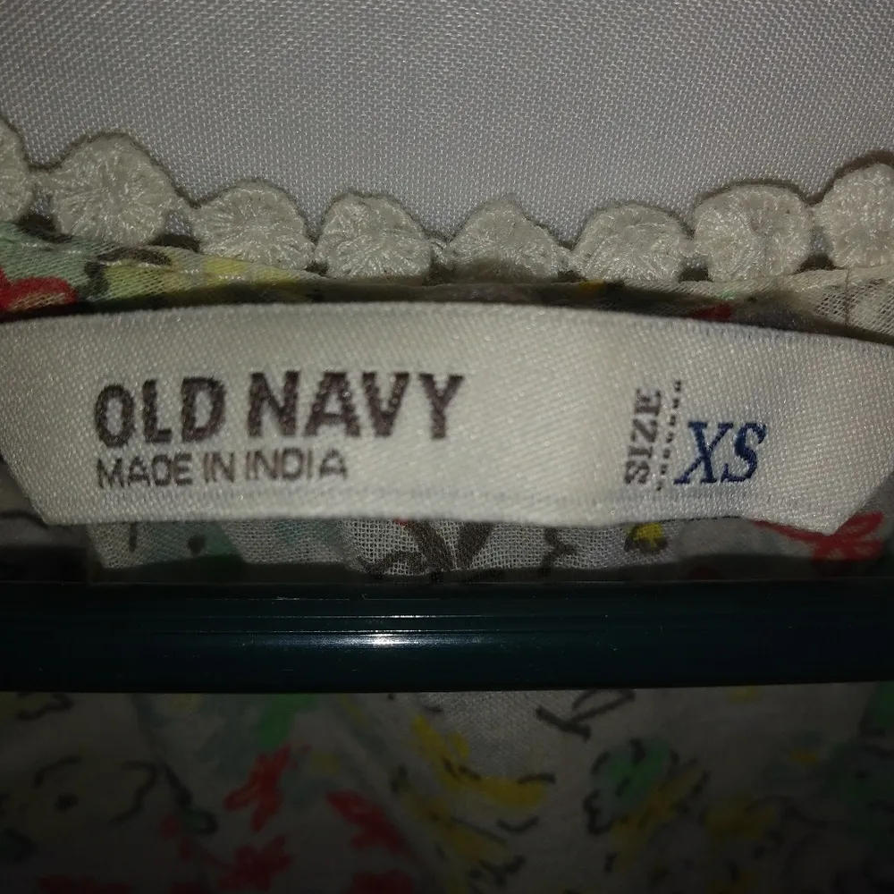 Old Navy XS Tiny Yellow Coral Flowers Top - Image 3