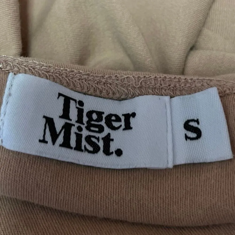 Tiger Mist Tan Beige Short Sleeve Knit Keyhole Scoop T Shirt Tee Crop Top Size S - Image 3