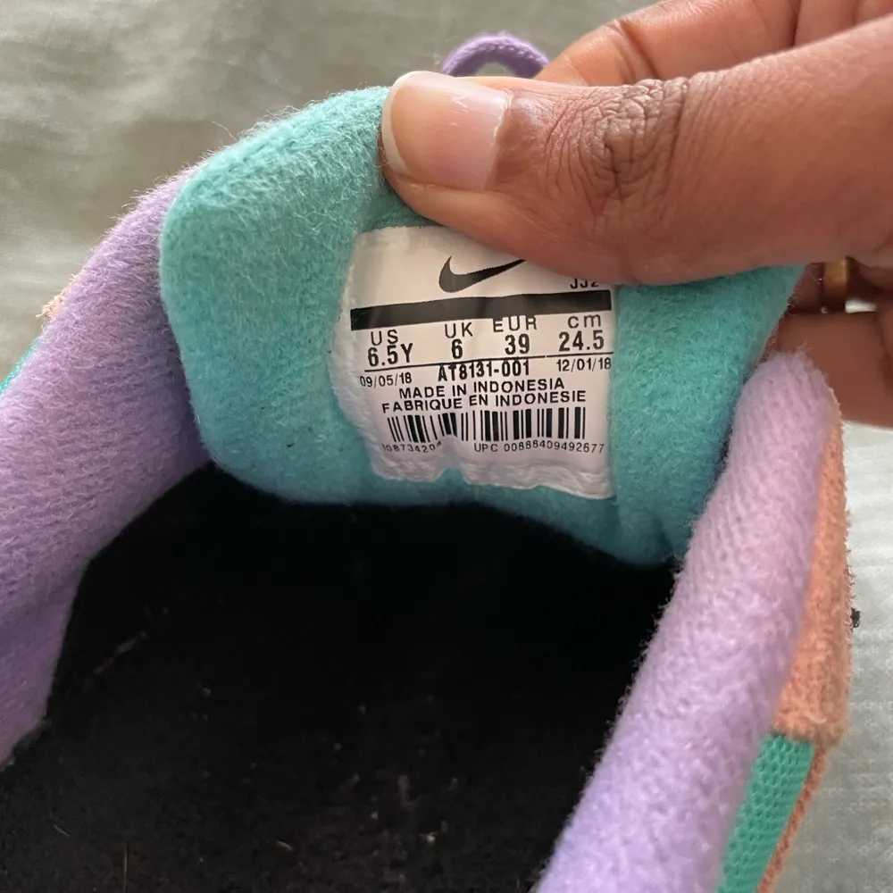 Have a Nike Day Air Max Sneakers - Image 3