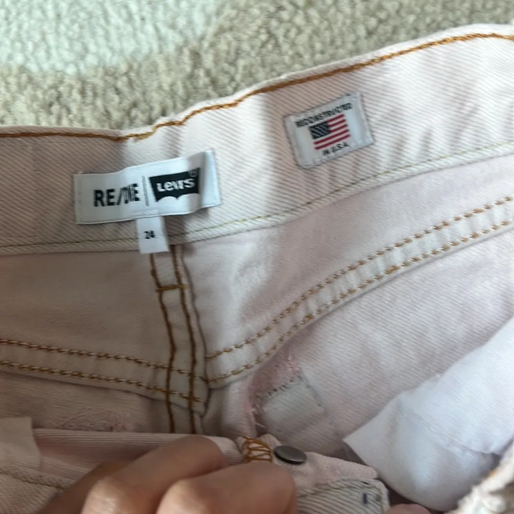 NWT REDONE x Levis pink denim shorts - Image 7