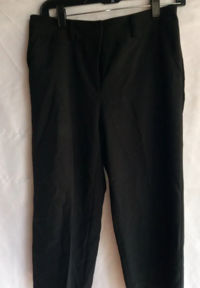 Notations 4 31x23 Workwear Smart Dress Capri Pants in Black - Image 4