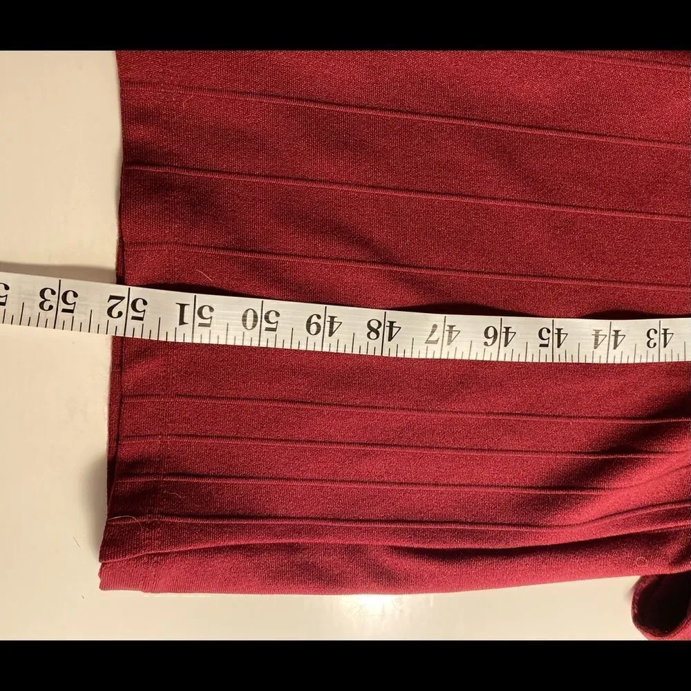 Forever 21 Sleeveless Burgundy Jumpsuit Size Small - Image 5