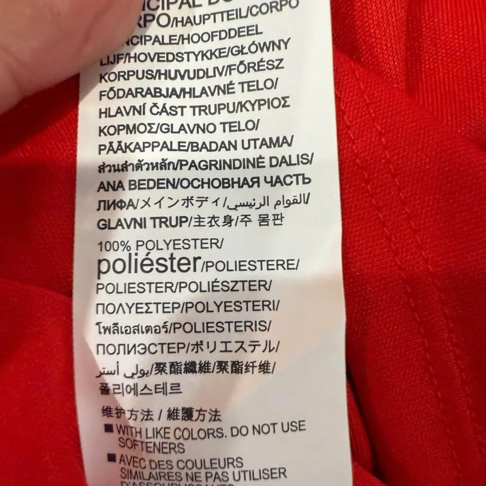 Under Armour NWT Athletic Heat Gear Soccer Jersey Women's Medium Loose Fit Red - Image 9