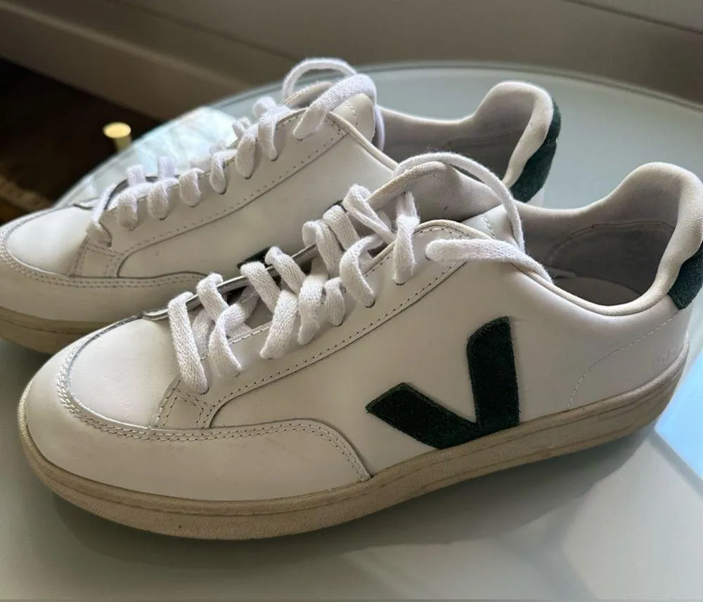 VEJA V-12 LEATHER
Extra White / Cyprus - Image 2