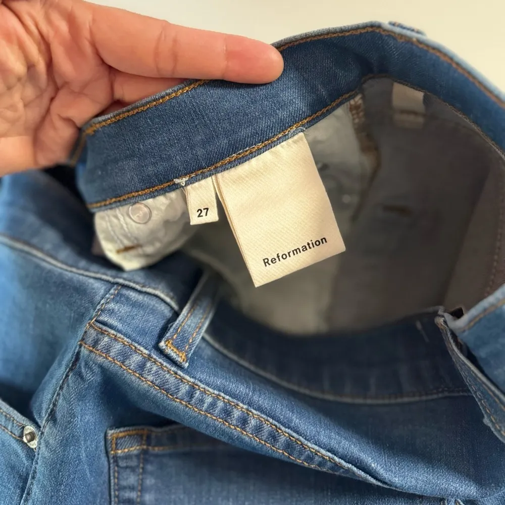 REFORMATION Mid-Rise Skinny Leg Jeans Size 27 Run Small. - Image 9