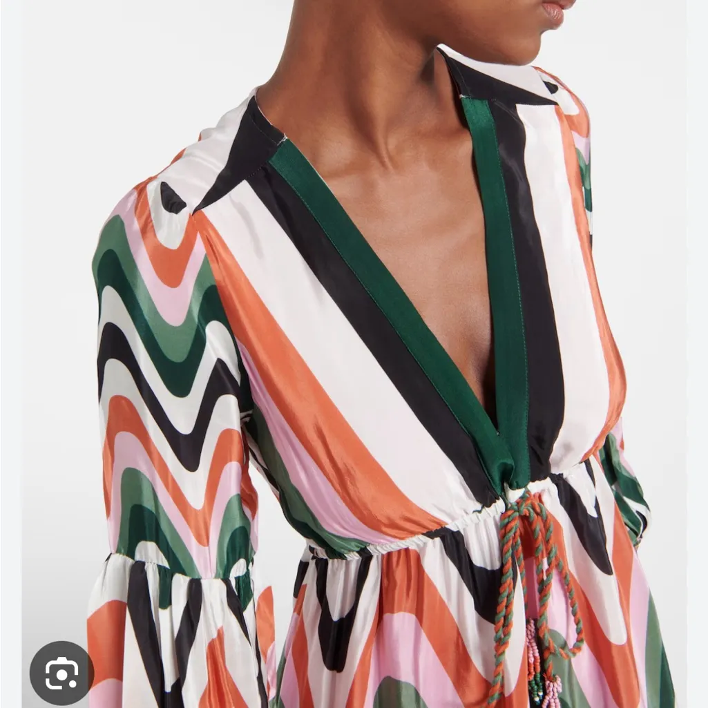 FARM Rio Wave Gradient V Neck Maxi Dress - Image 5