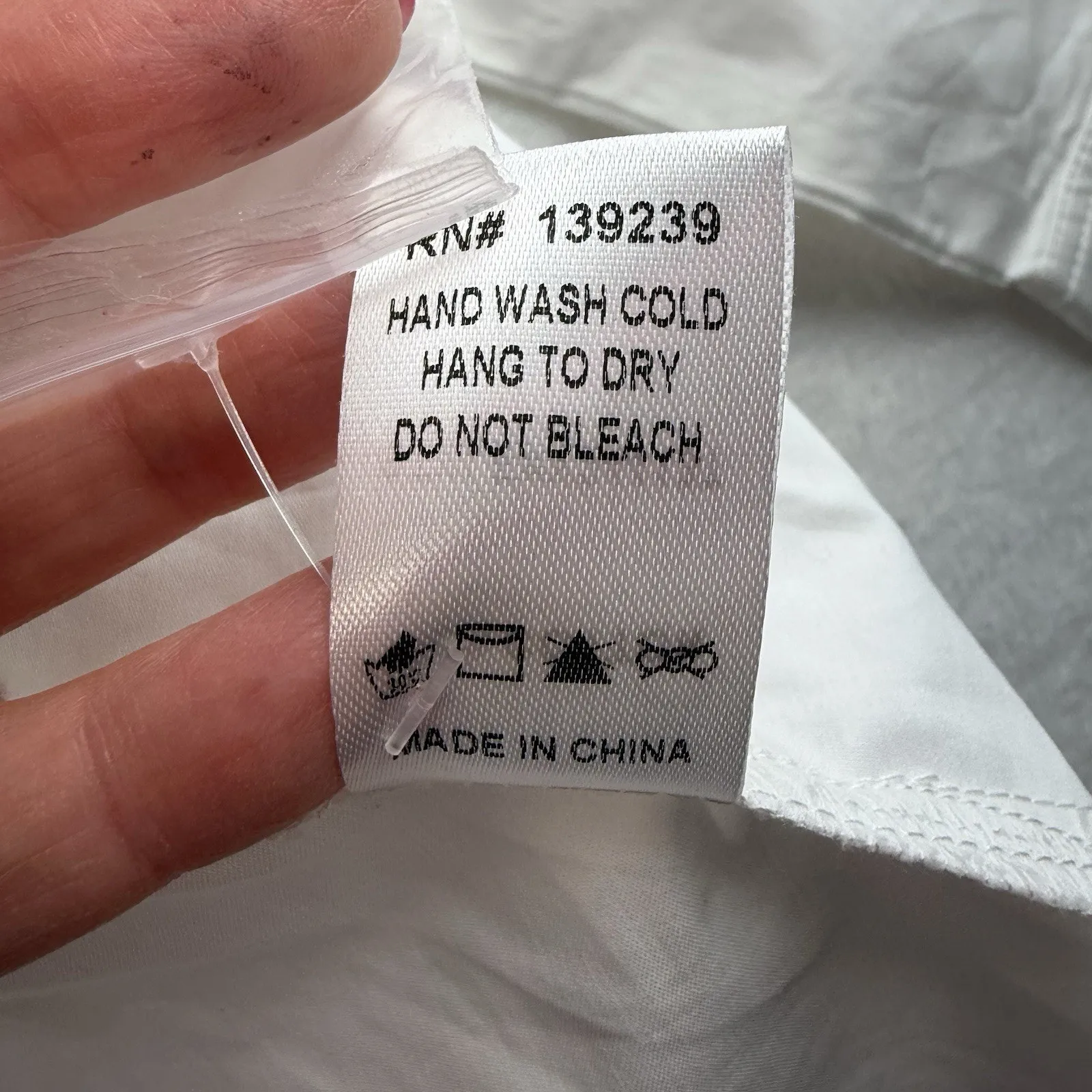 TUCKERNUCK Sz M White Cotton Cape Button Down Shirt Crisp Timeless Capsule Top - Image 11