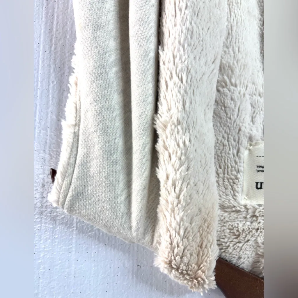 Dylan XL Oversized Faux Fur Jacket Vest - Image 3