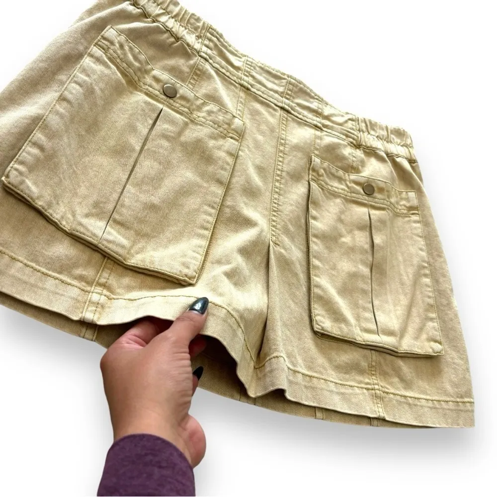 Free People Mini Skirt in “Gold Dust” Color with Front Pockets - Size 12 - Image 5