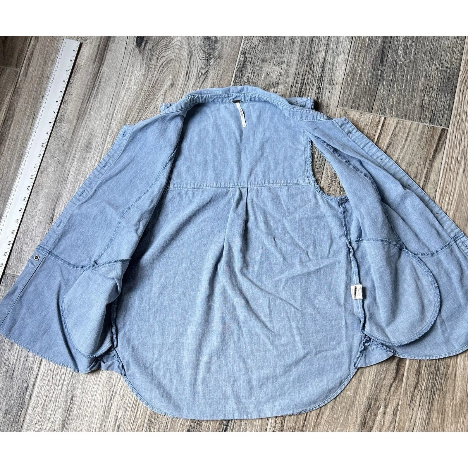 Free People Shirt Sz Small blue Denim Sleeveless Button Up Fray Linen Blend #102 - Image 4