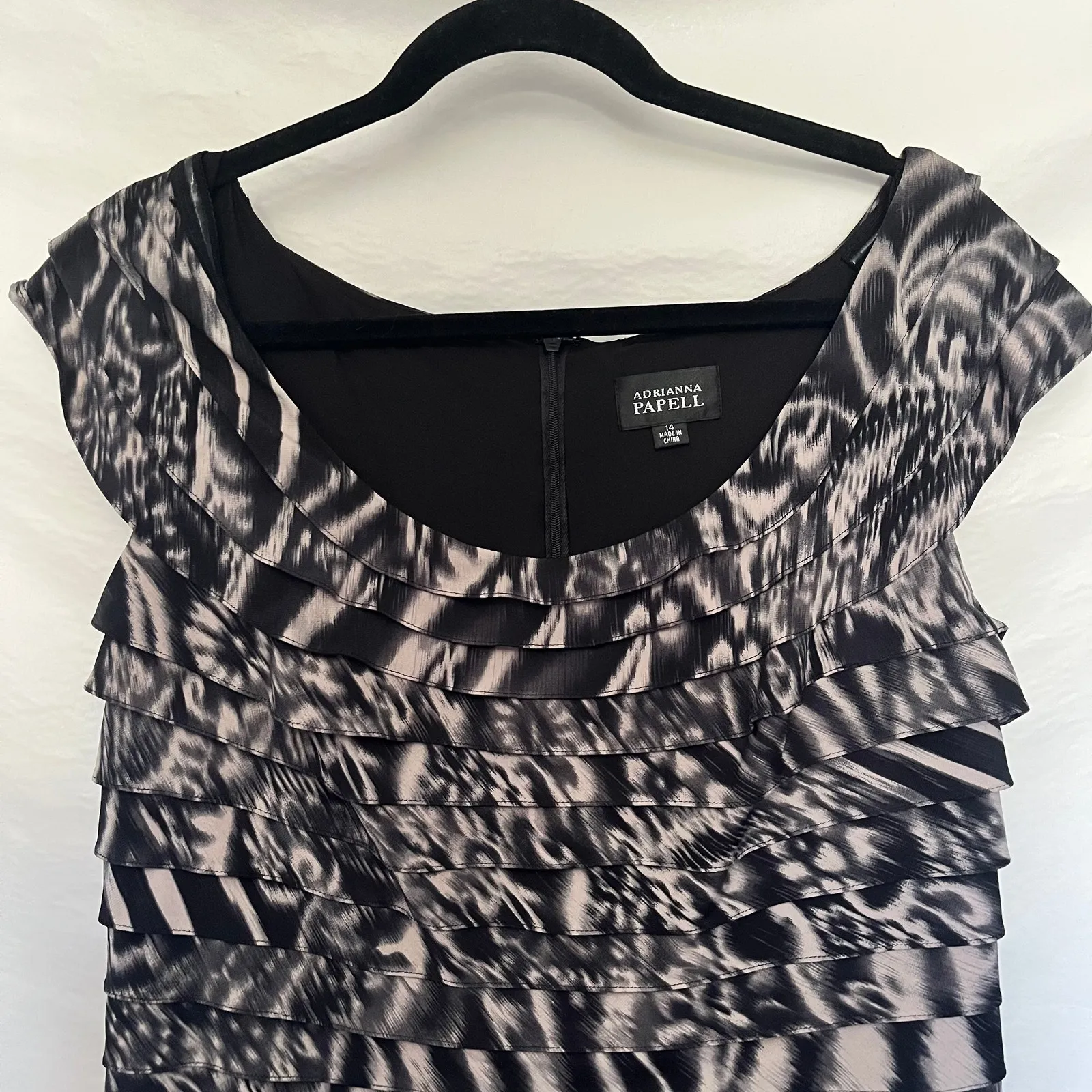 Adrianna Papell Ruffle Sheath Dress Sz 14 Tiered Abstract Glam Art Deco Cocktail - Image 3