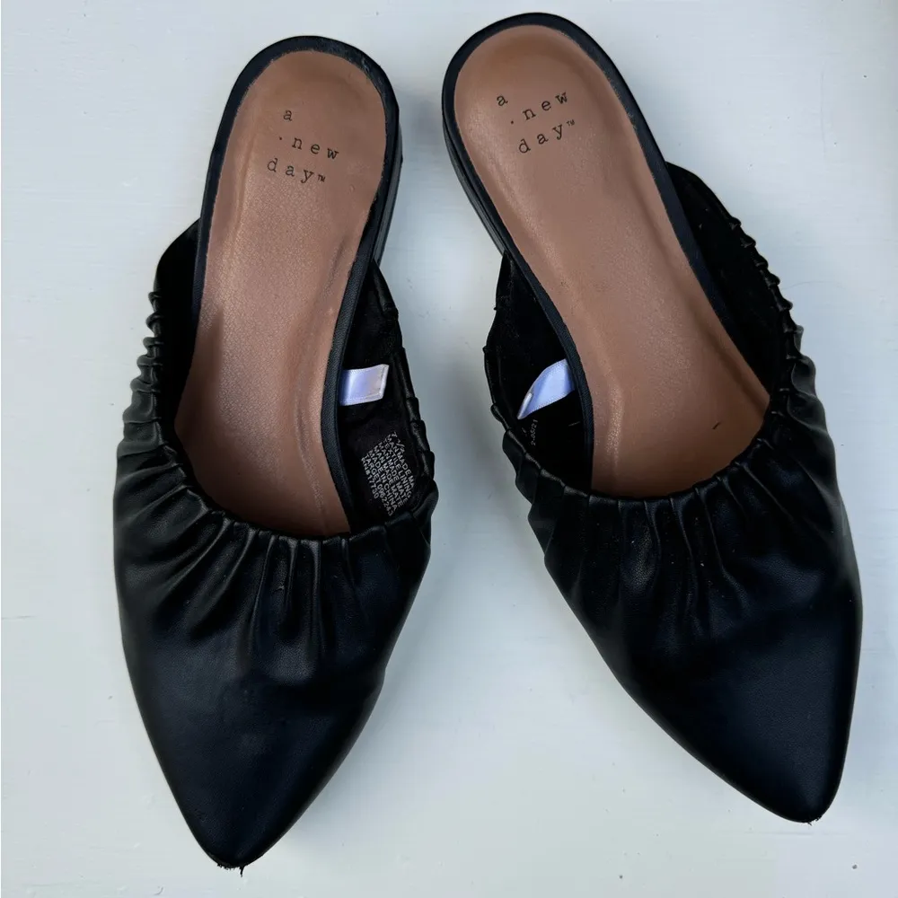 A New Day Womens Black Elle Slip On Pointed Toe Low Heel Shoes Sz 7.5 - Image 5
