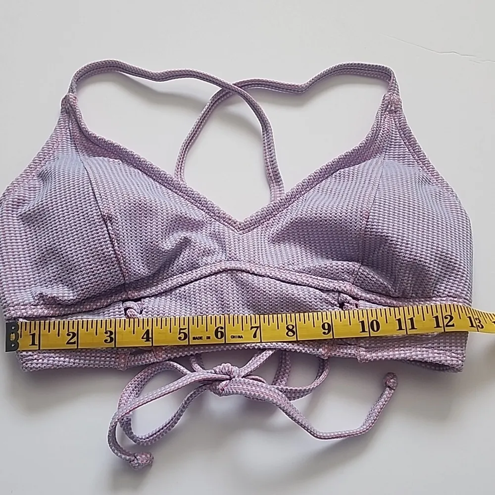 Jessica Simpson Lilac Crossed Bikini Top  Size L, Textured, Adjustable - Image 4