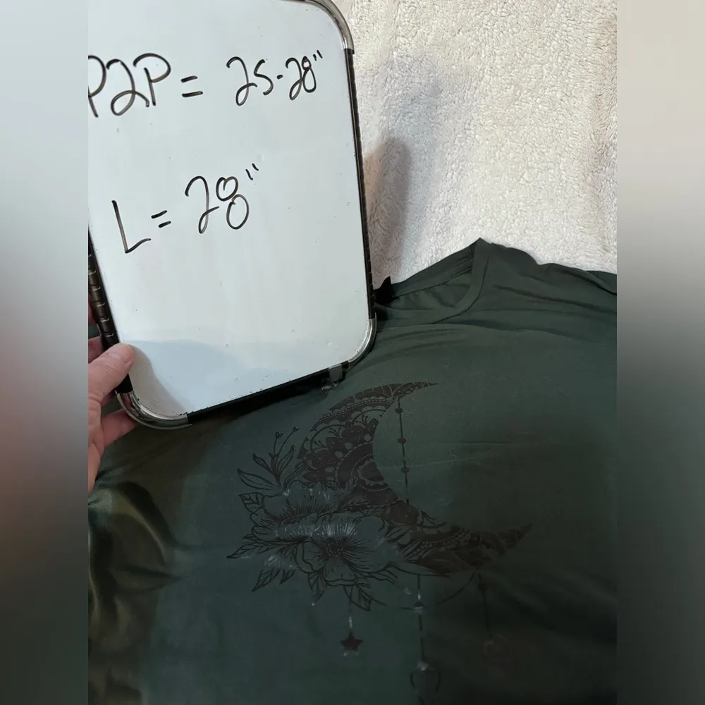 Sun and Moon T shirt 2xL SHEIN green women’s tshirt - Image 3