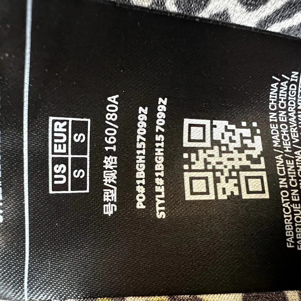 Guess by Marciano Leopard Animal Print Silky Button-up Blouse Small - Image 9