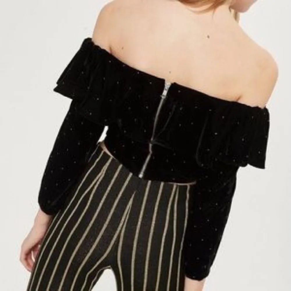 NWT Topshop Velvet Shirt Cocktail Party Event Evening‎ medium off shoulder - Image 4