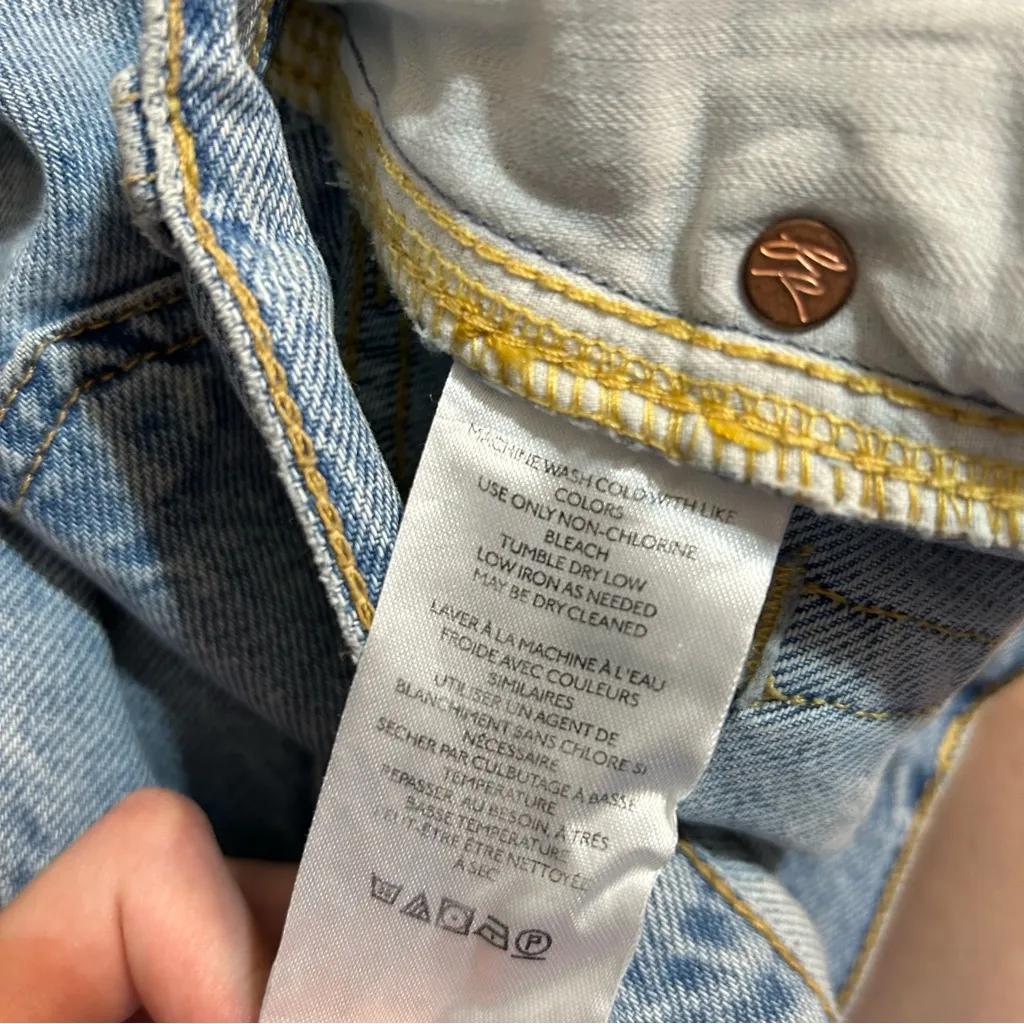 Free People Cut Off Distressed Light Wash Bermuda Denim Shorts Size 29 Festival - Image 8