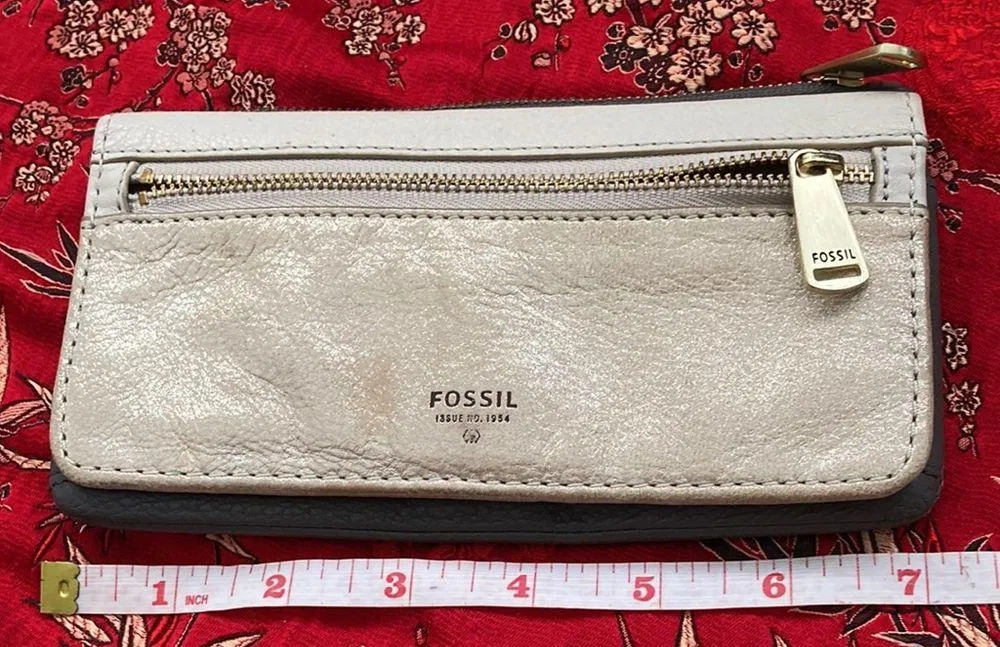 Fossil | pebbled leather snap and zip wallet. Two-tone color. Gold hardware. - Image 9
