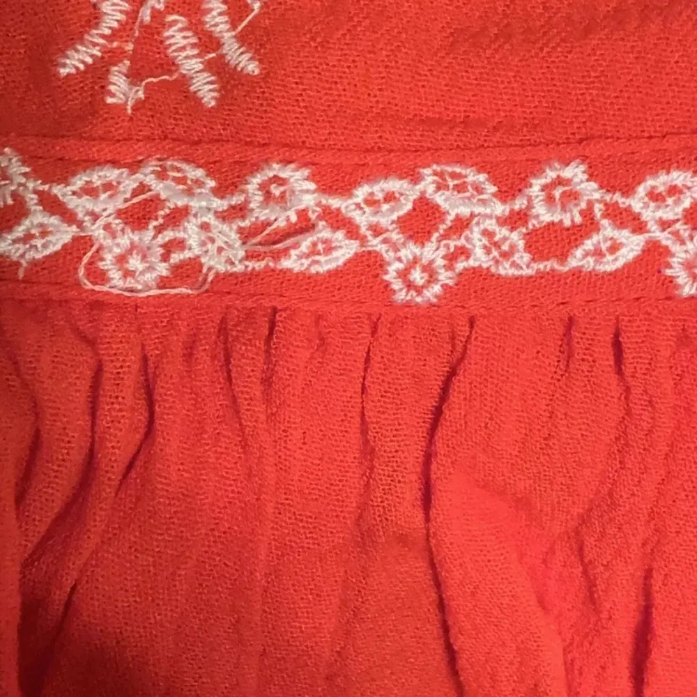 NWT  Dolls Fate Peasant Tunic Top Size M Red & White Embroidery - Image 10