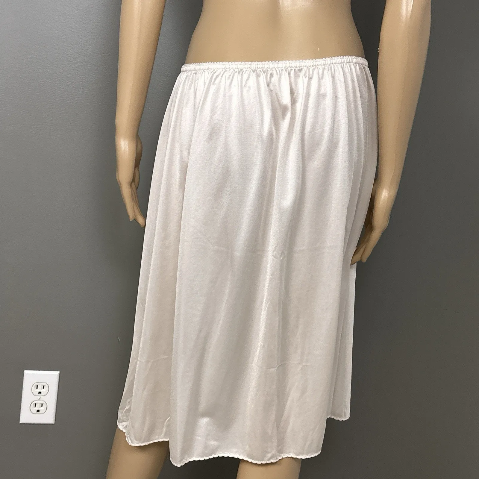 Vintage Bali Half Slip Skirt Plus Size 2X Walking Slit Lace USA Dusty Pink Beige - Image 4