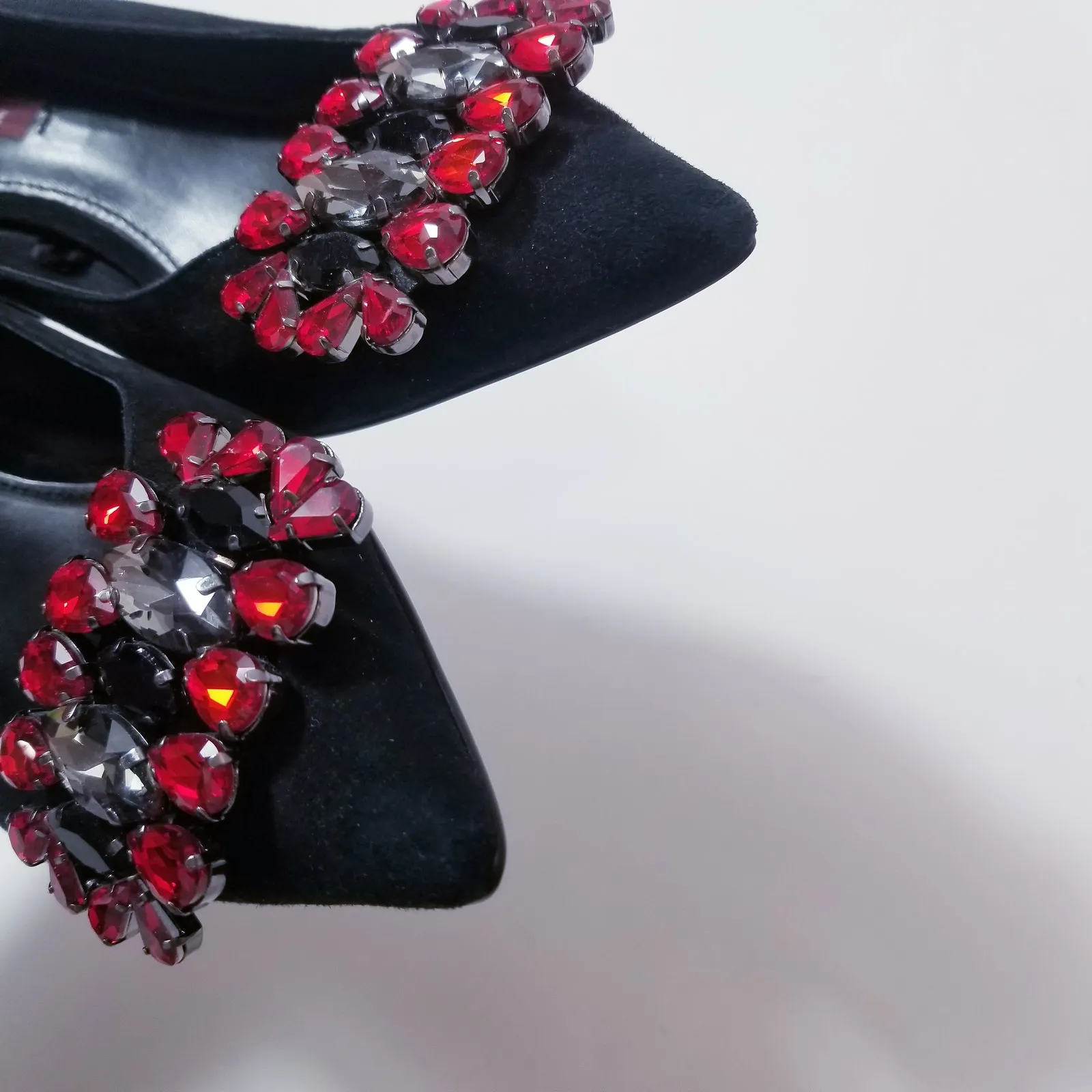 Uterque Black Suede Jeweled Rhinestones Pointy Toe Blocked Heels Size 7 - Image 7