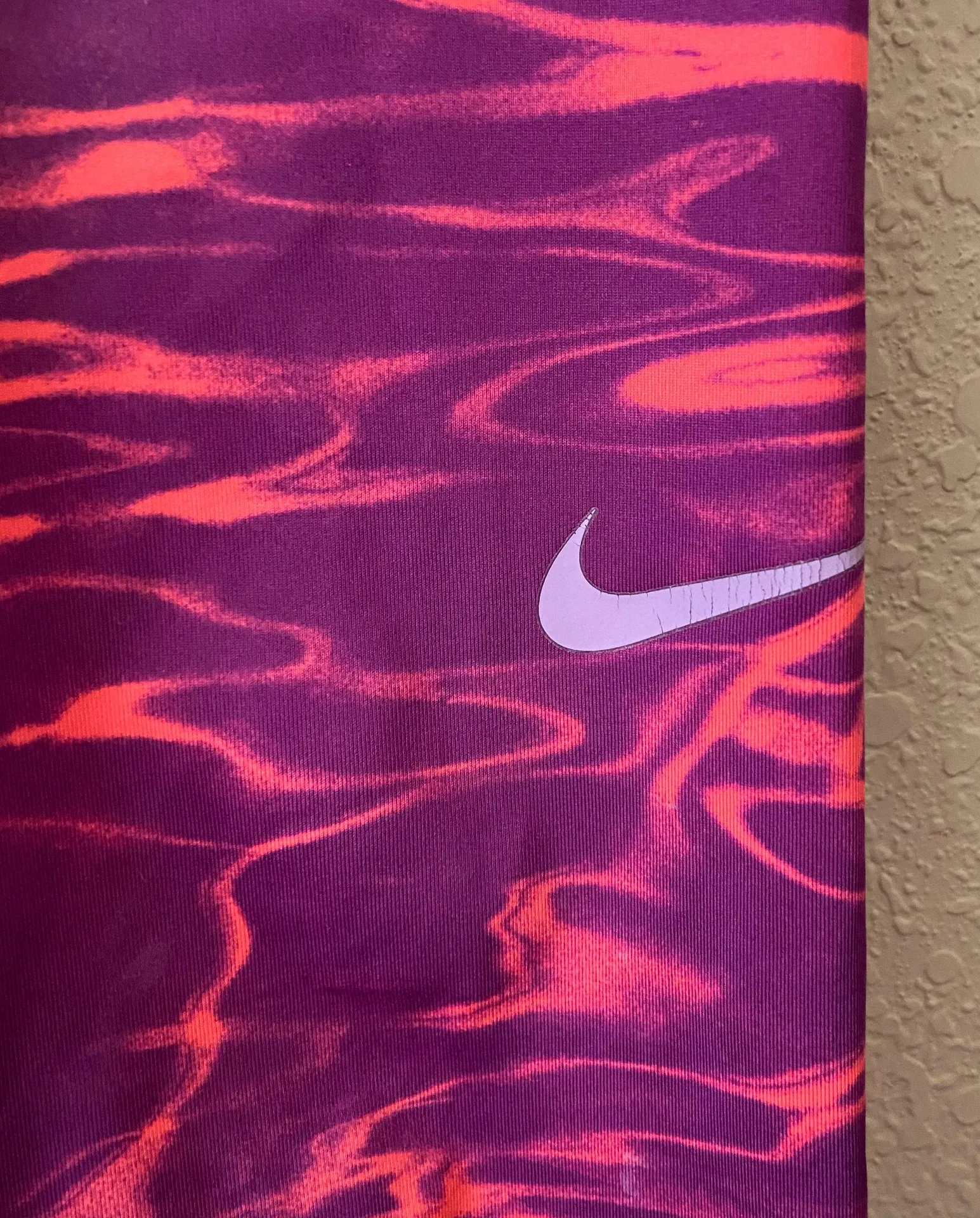 Womans Pro Dri-Fit Capri Leggings Medium - Image 4