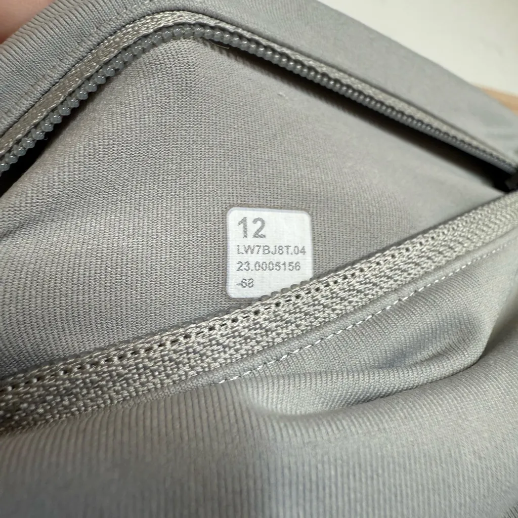 Lululemon Speed Up High Rise Shorts Size 12 - Image 5