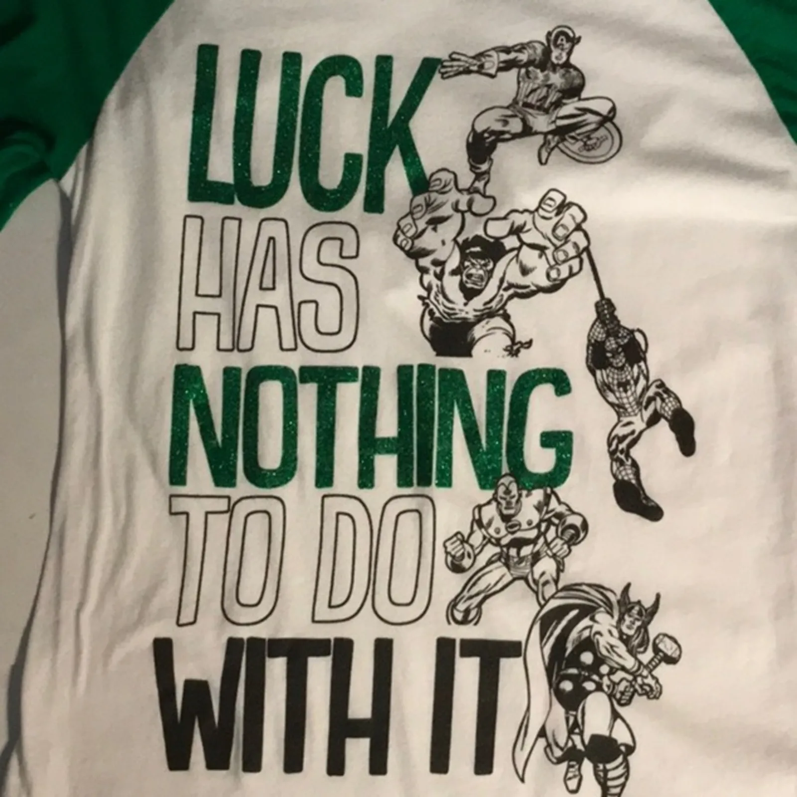 Marvel’s Avengers Junior M Baseball T-shirt Green/White Raglan Sleeve Cosplay - Image 2