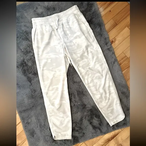 EEUC Gapfit runaround joggers camo size XS petite - Image 2