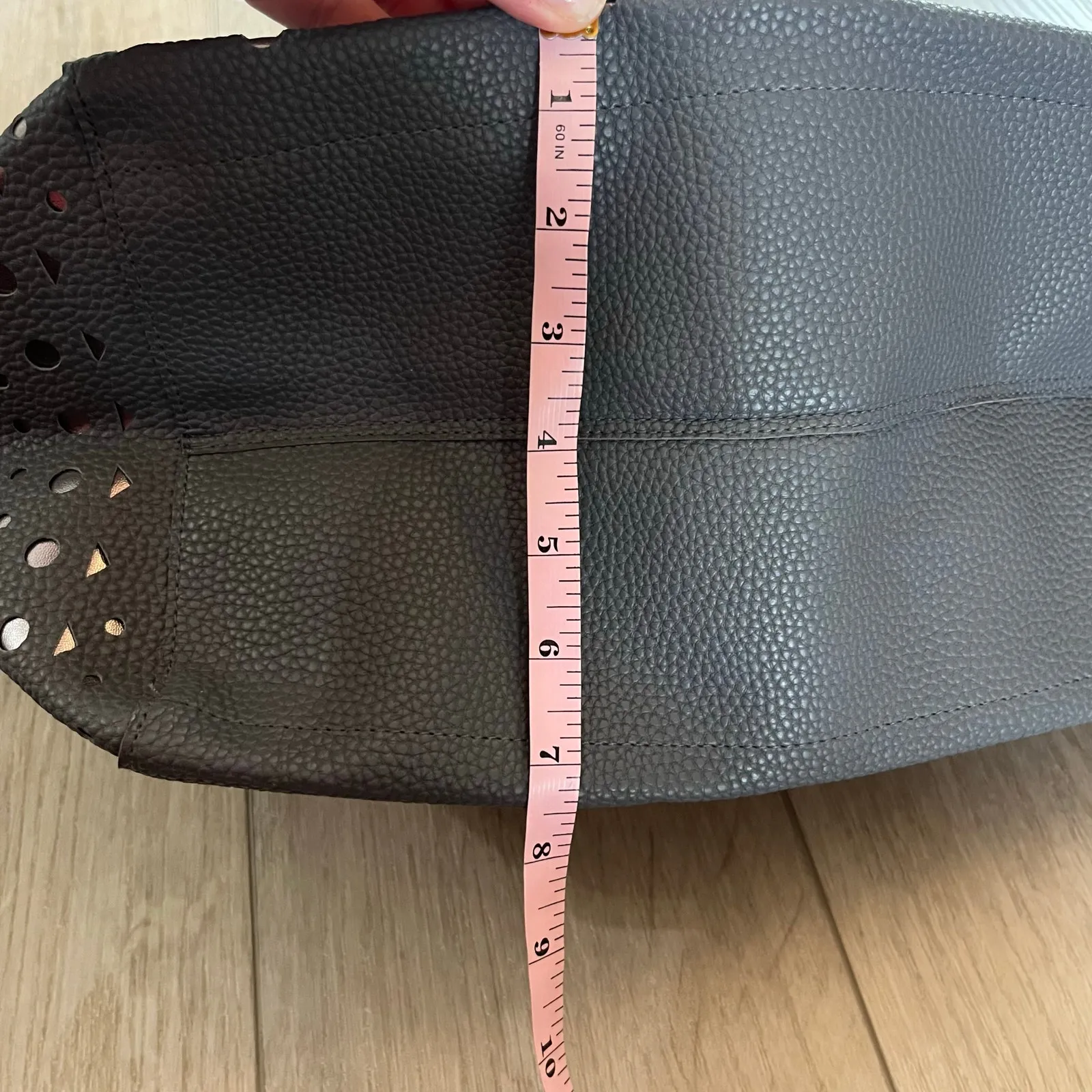 Bath and Body Works Gray Laser Cut Tote Bag - Image 4