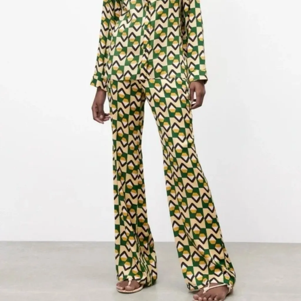ZARA Geometric Print Wide Leg The Safia Satin Pant Green Black‎ Size Medium - Image 2
