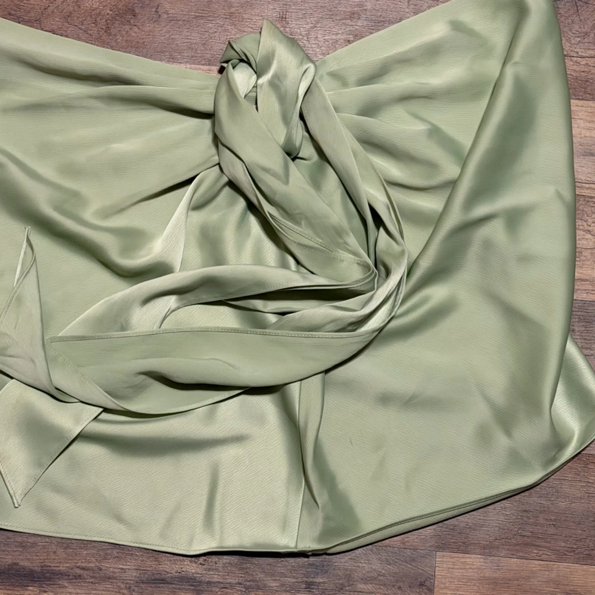 Wayf Light Green Satin Strapless Cropped Top with Bow Size Large - Image 3
