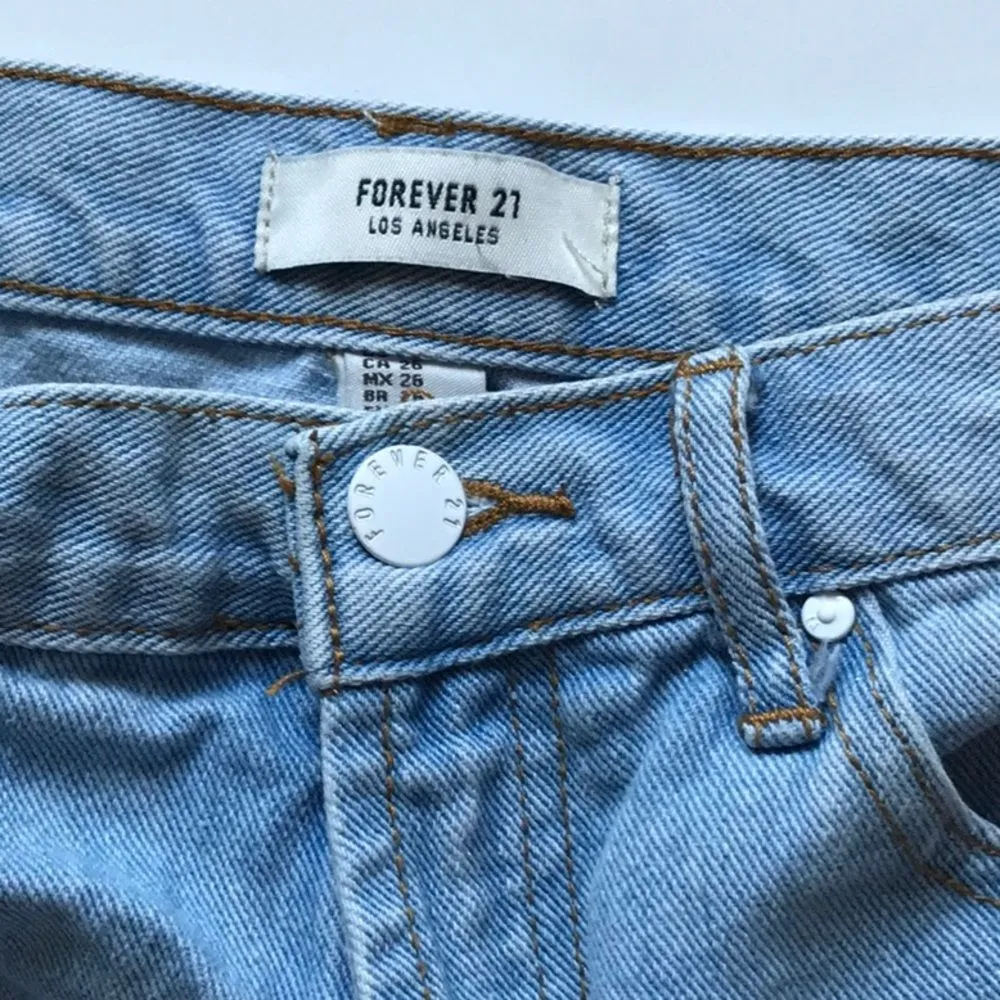 Forever 21  Sz 26 Distressed Denim Short S… - Image 5