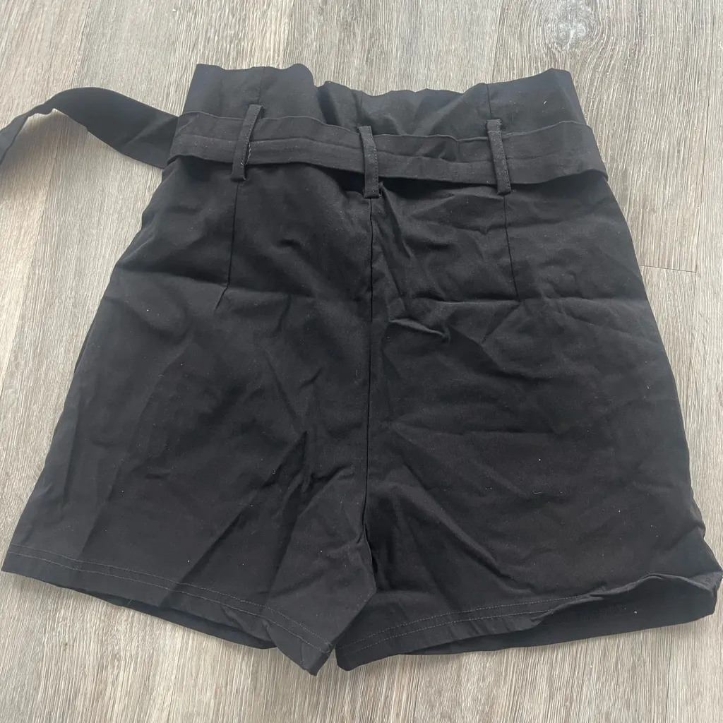 BLACK PAPER BAG STRETCHY SHORTS WITH BELT S - Image 4