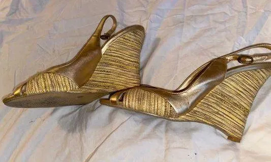 Women’s Gold Wedge Shoes  - Image 4