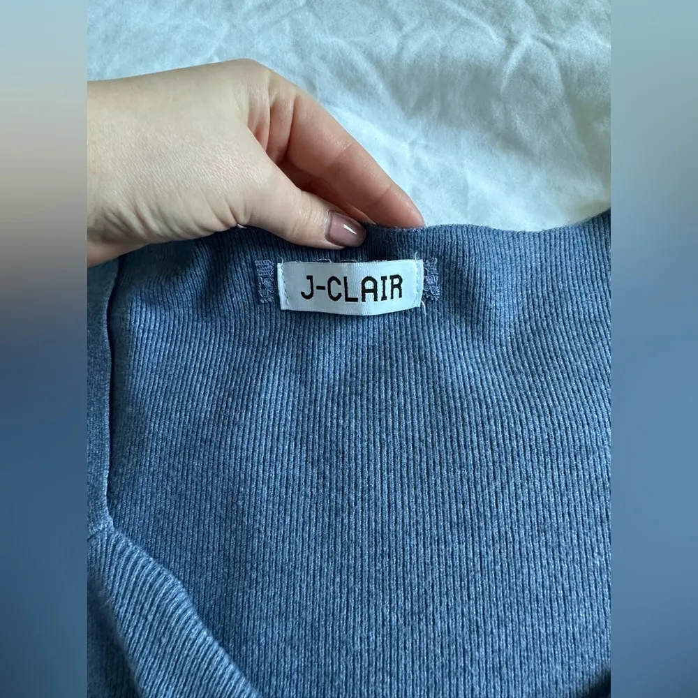 Ruched Long Sleeve Blue Crop Sweater - Image 4