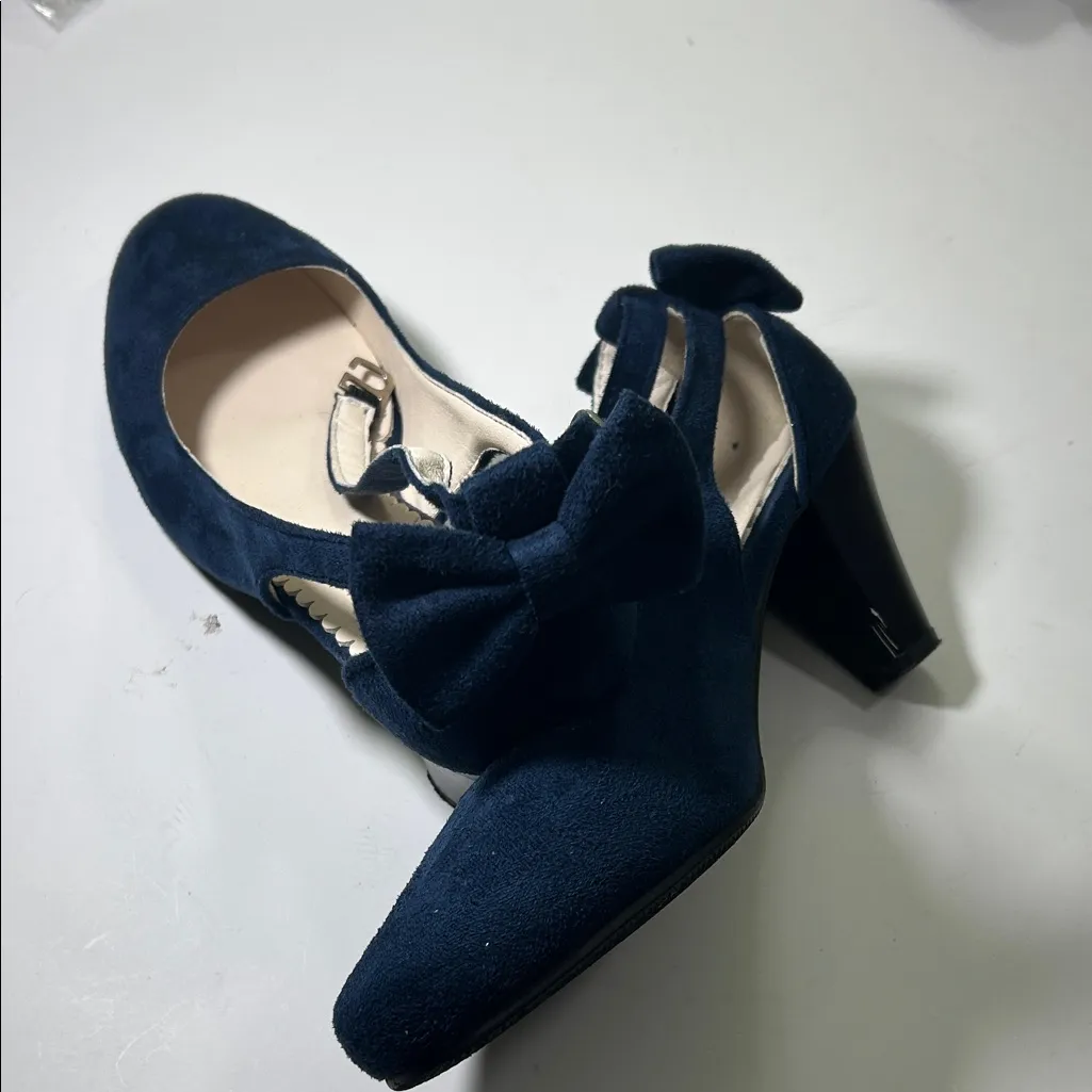 Chic Navy Women's Heels with Bow Detail Blue Size 8 - Image 5