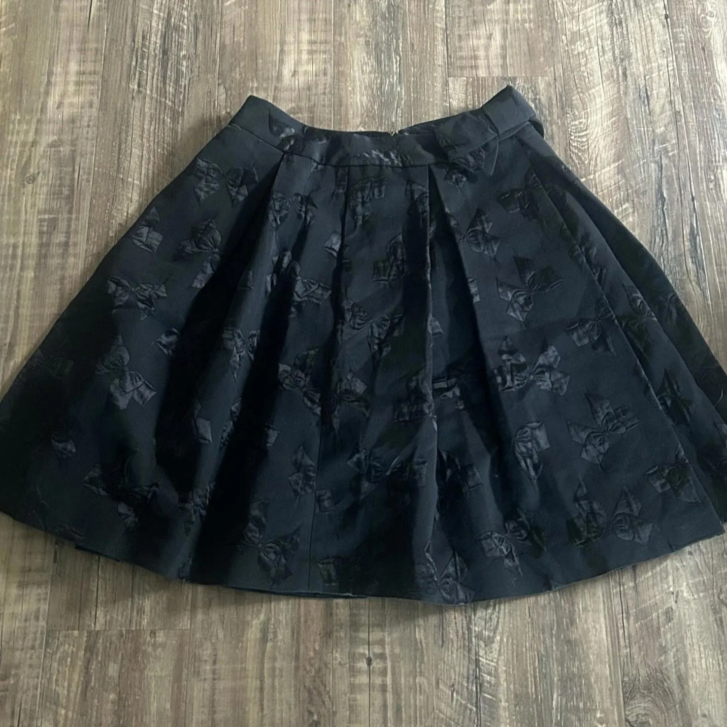 Kate Spade Skirt The Rules Bow Themed Black Pleated Mini Skirt Black Sz 6 - Image 2