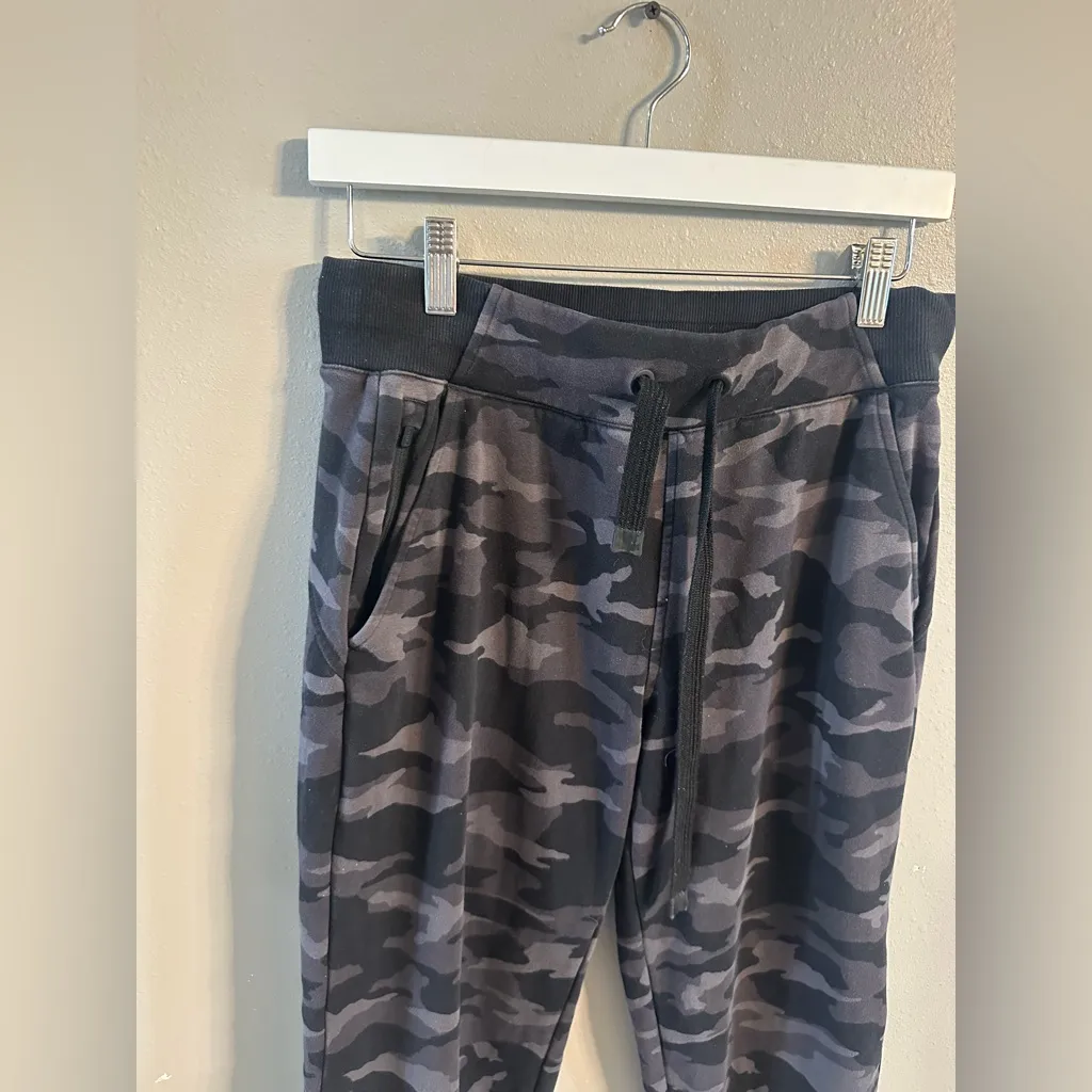Athleta Black Camo Jogger - Image 3