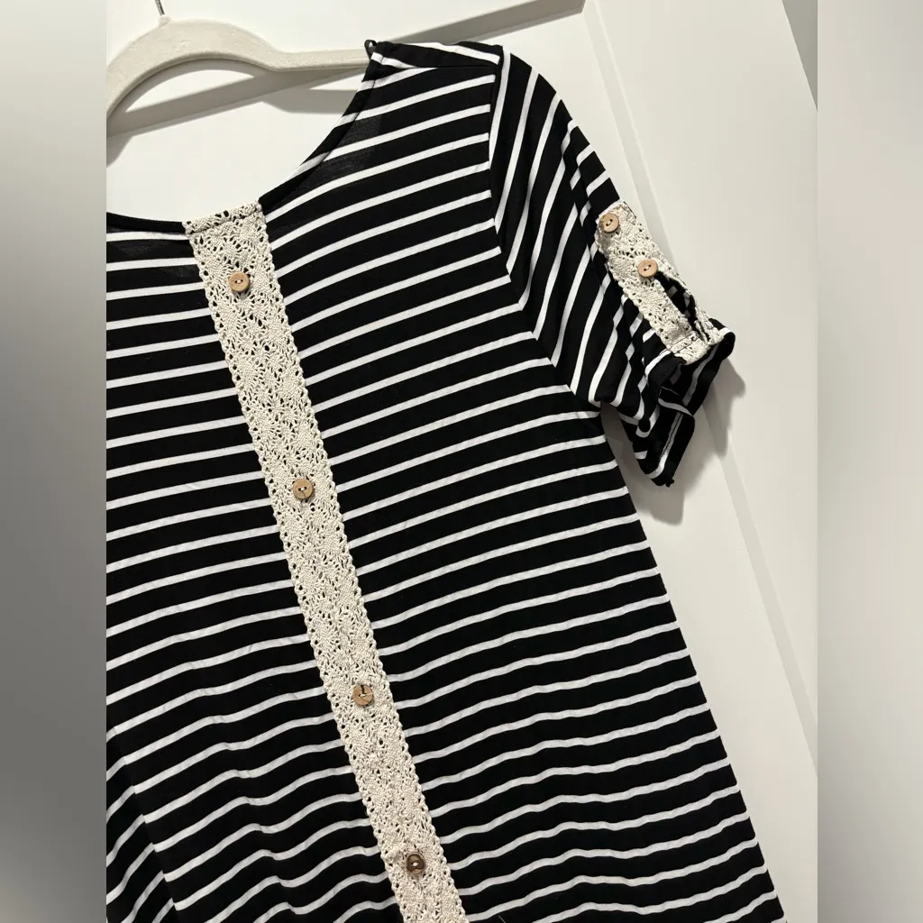 Exist Black and White Striped Dress Size Small Lace and Button Detail - Image 8