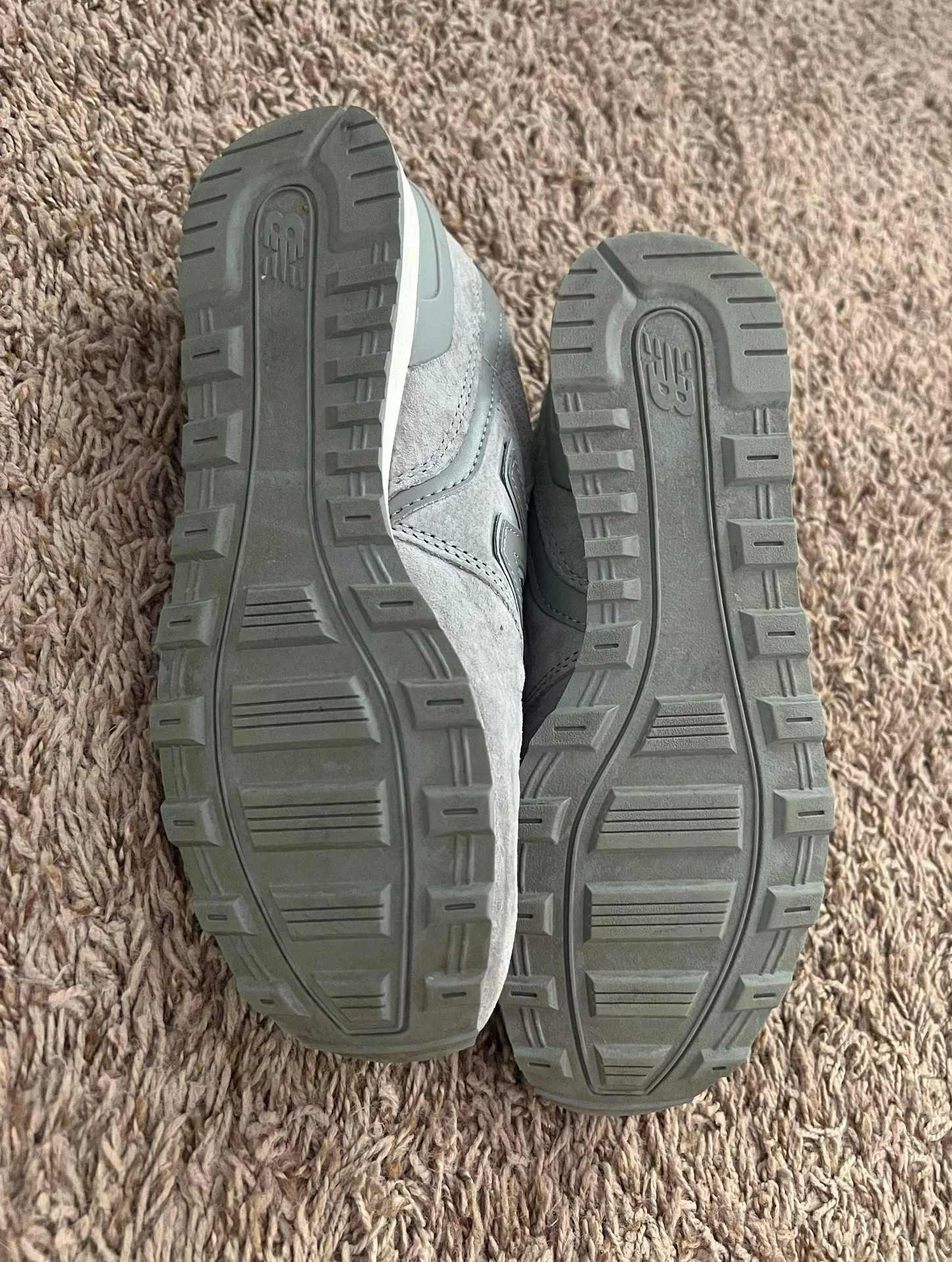 New Balance 696 Shoes - Image 5